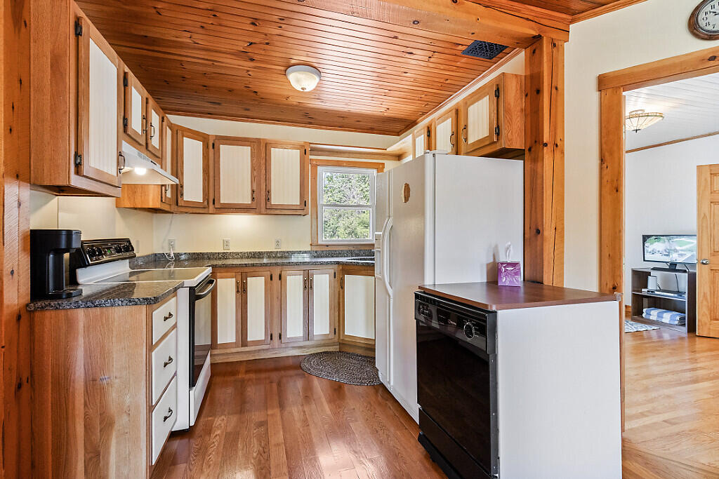 402 Waldoboro Road Friendship, ME 04547 - Photo 11 of 43 25_BP5A7824_DxO_mls