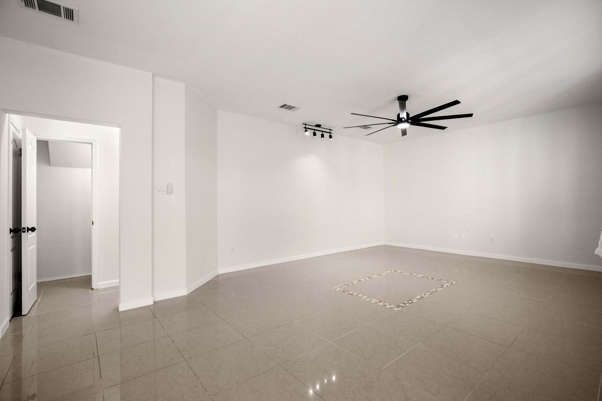 2011 Monica Lane Round Rock, TX 78664 - Photo 6 of 26