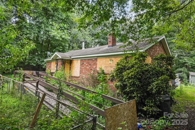 $805,000 | 6109 Paw Creek Road, Charlotte, NC 28214