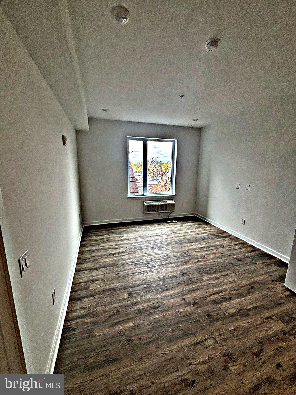 7101 Woodland Avenue, Unit 201 Philadelphia, PA 19142 - Photo 8 of 14 Bedroom #1