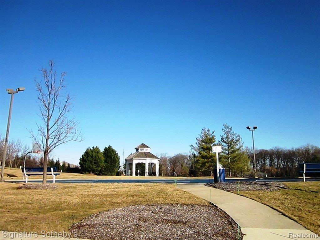 3561 Tremonte Circle, Unit 246 Rochester, MI 48306 - Photo 6 of 6 Common Area 2 alt