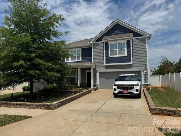 $637,000 | 109 East Americana Drive, Mooresville, NC 28115
