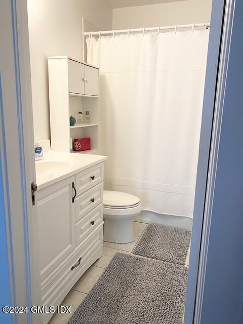 37 High Street, Unit 2 Greenwich, CT 06830 - Photo 15 of 23 a bathroom with a toilet a sink and a shower