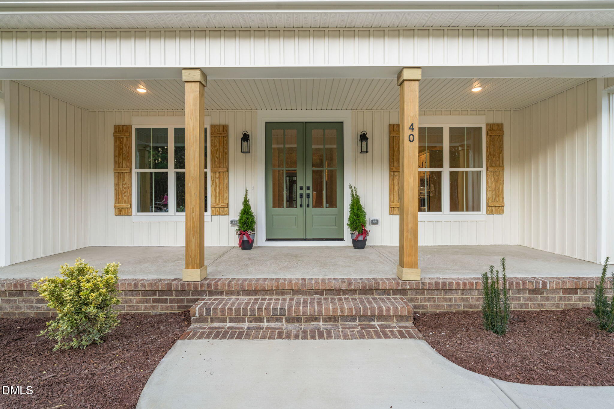 40 Beauview Way Zebulon, NC 27597 - Photo 4 of 52 a front view of a house