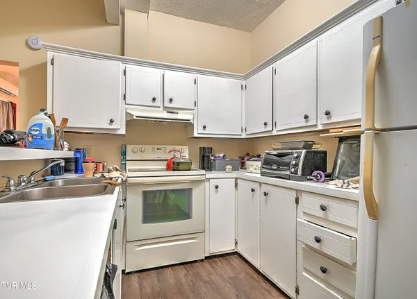 $315,000 | 1703 Windsor Avenue, Unit 2, Bristol, TN 37620