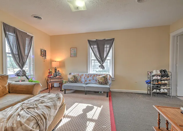 $320,000 | 1703 Windsor Avenue, Unit 2, Bristol, TN 37620