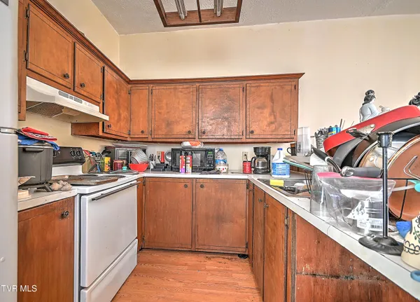 $315,000 | 1703 Windsor Avenue, Unit 2, Bristol, TN 37620