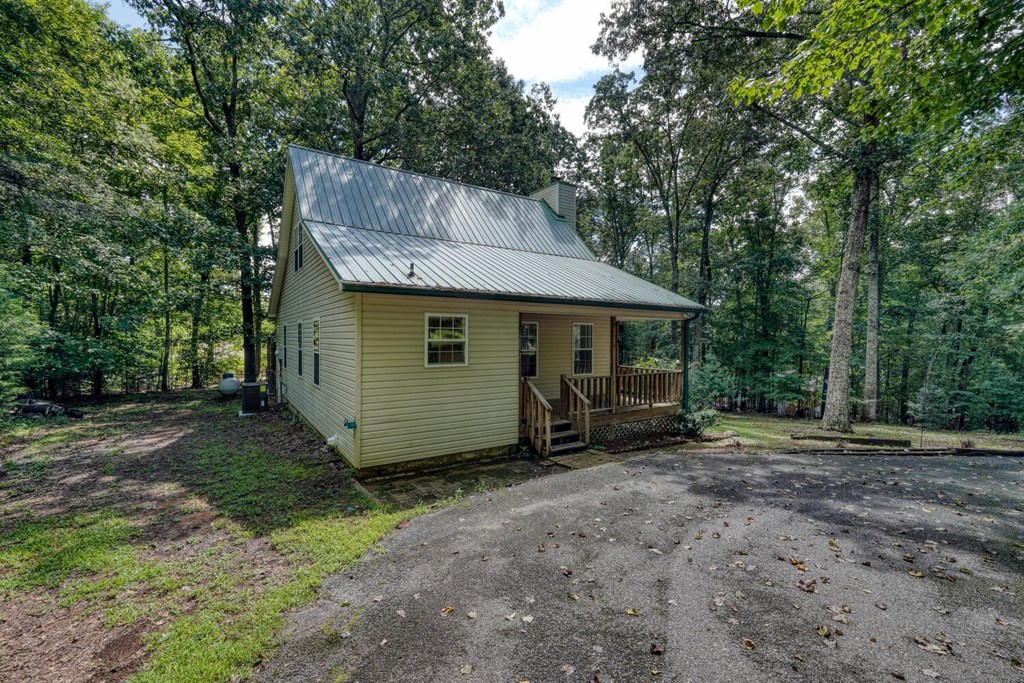 2092 Wood Lake Lane Young Harris, GA 30582 - Photo 3 of 37