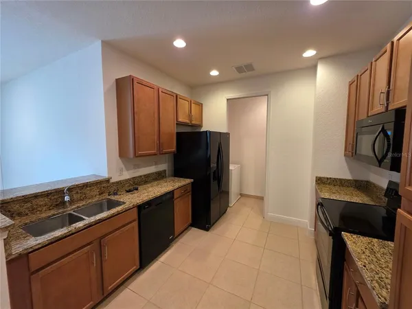 $2,900 | 10341 Belfry Circle, Orlando, FL 32832