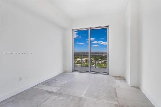 $9,897 | 16385 Biscayne Boulevard, Unit 4, North Miami Beach, FL 33160