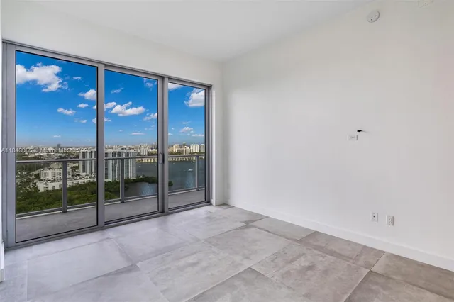$9,897 | 16385 Biscayne Boulevard, Unit 4, North Miami Beach, FL 33160