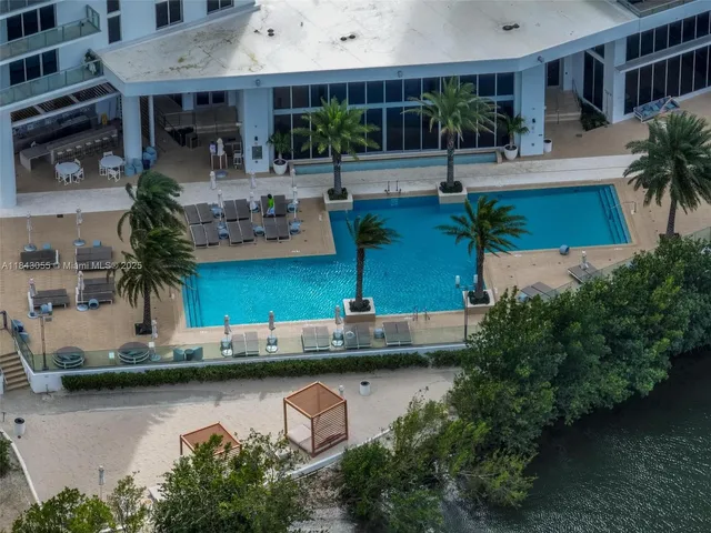 $9,897 | 16385 Biscayne Boulevard, Unit 4, North Miami Beach, FL 33160