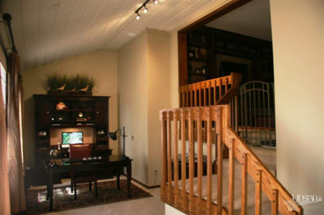 7031 Hosler Road Leo, IN 46765 - Photo 13 of 29 Gallery Image 13