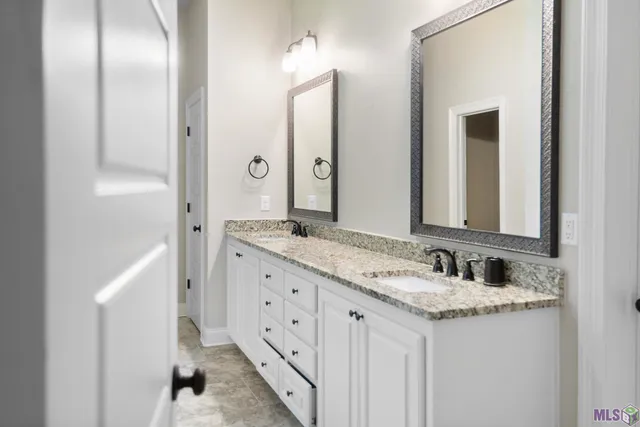 $395,000 | 39169 Water Oak Avenue, Prairieville, LA 70769