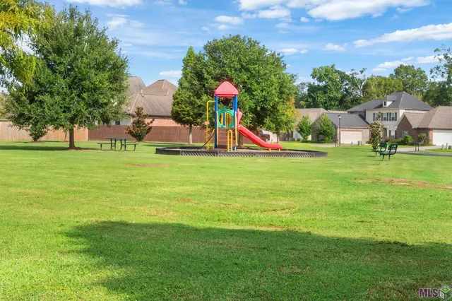 $395,000 | 39169 Water Oak Avenue, Prairieville, LA 70769