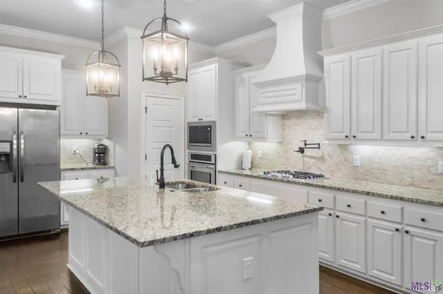 $395,000 | 39169 Water Oak Avenue, Prairieville, LA 70769