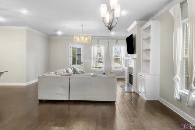 $395,000 | 39169 Water Oak Avenue, Prairieville, LA 70769