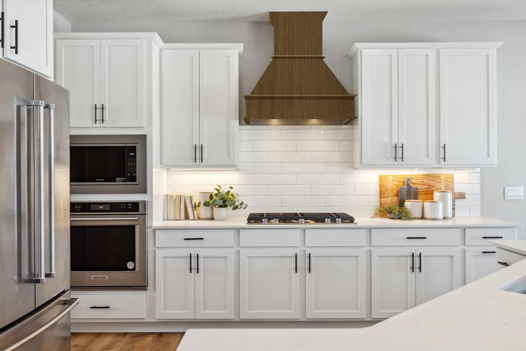 4755 Blake Way St. Paul, MN 55129 - Photo 3 of 67