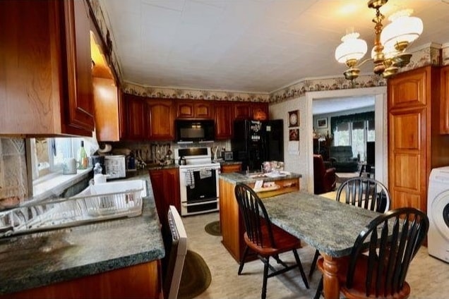 33 Grand Avenue Swanton, VT 05488 - Photo 3 of 32