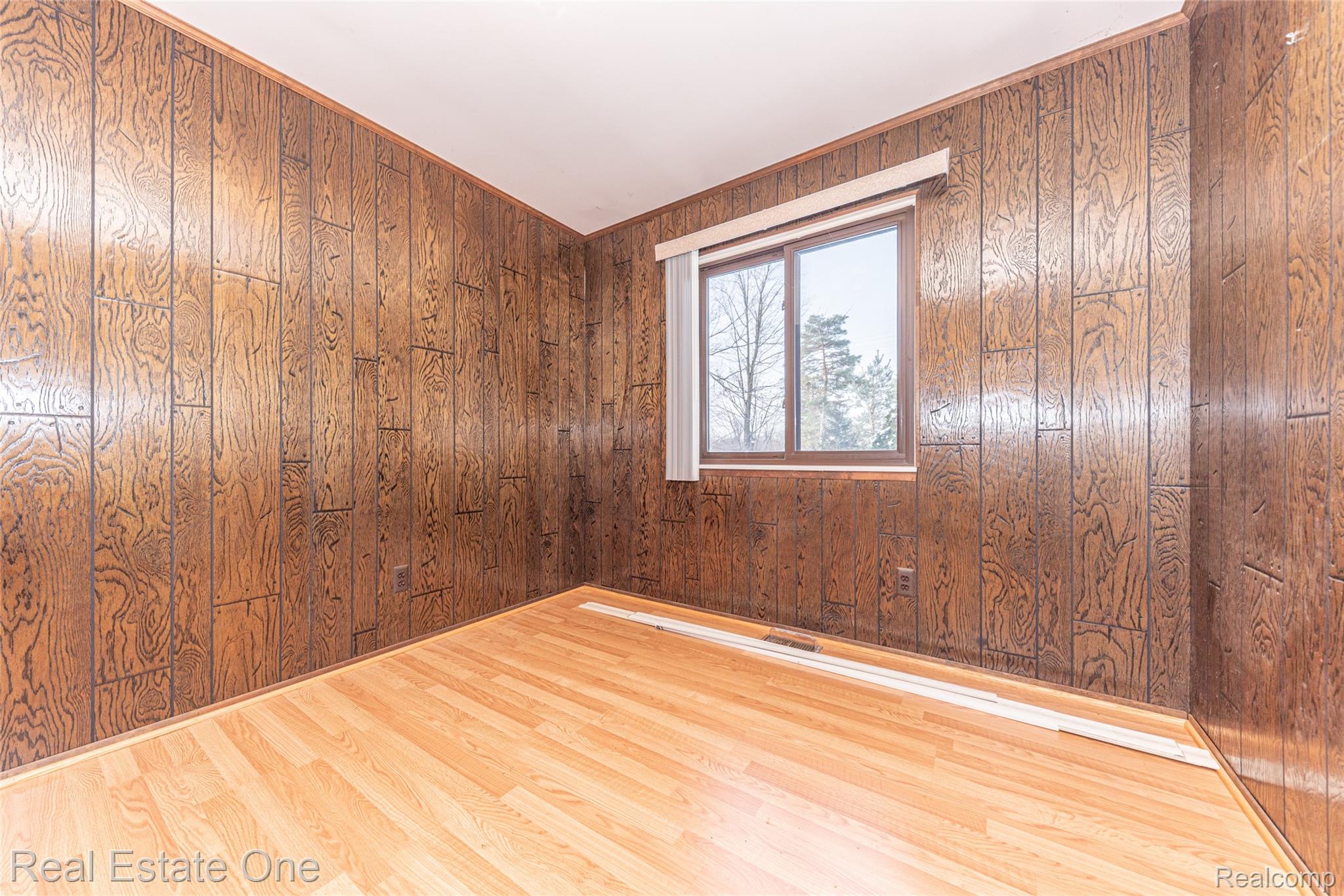 22700 Griswold Road South Lyon, MI 48178 - Photo 36 of 51 035_28.jpg