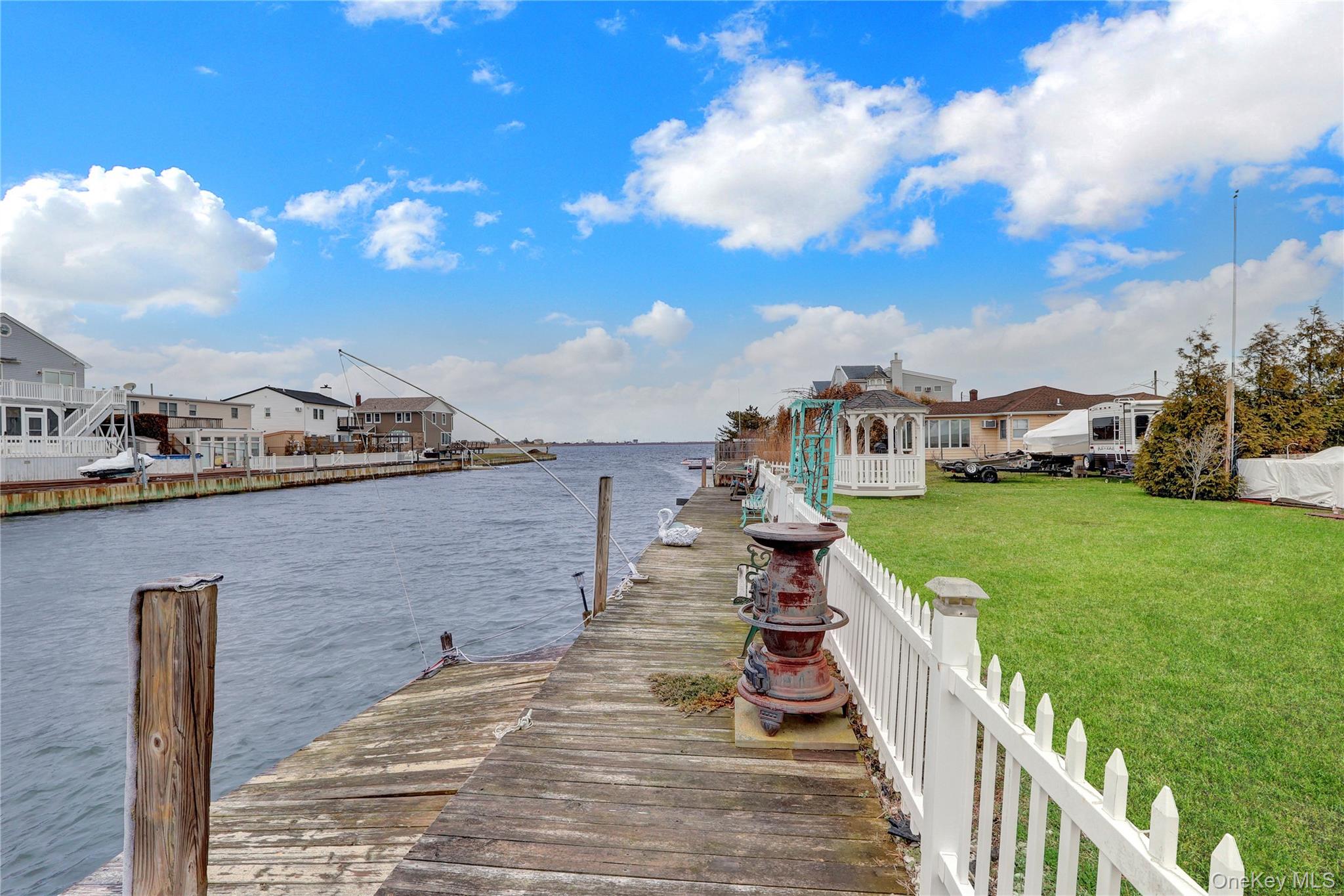 31 Roneck Court Shirley, NY 11967 - Photo 1 of 31