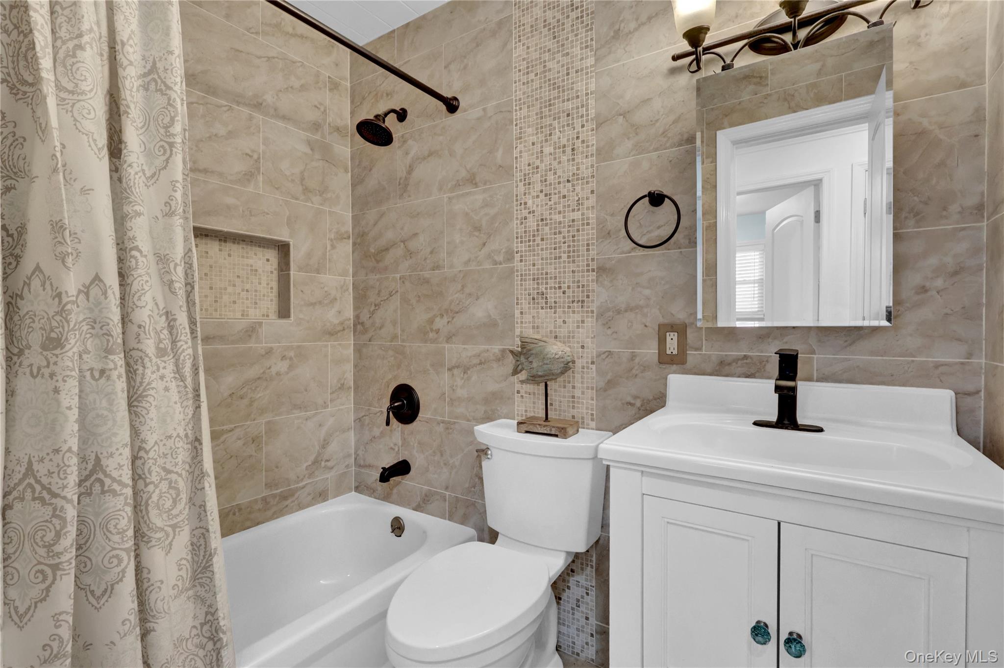 31 Roneck Court Shirley, NY 11967 - Photo 13 of 31