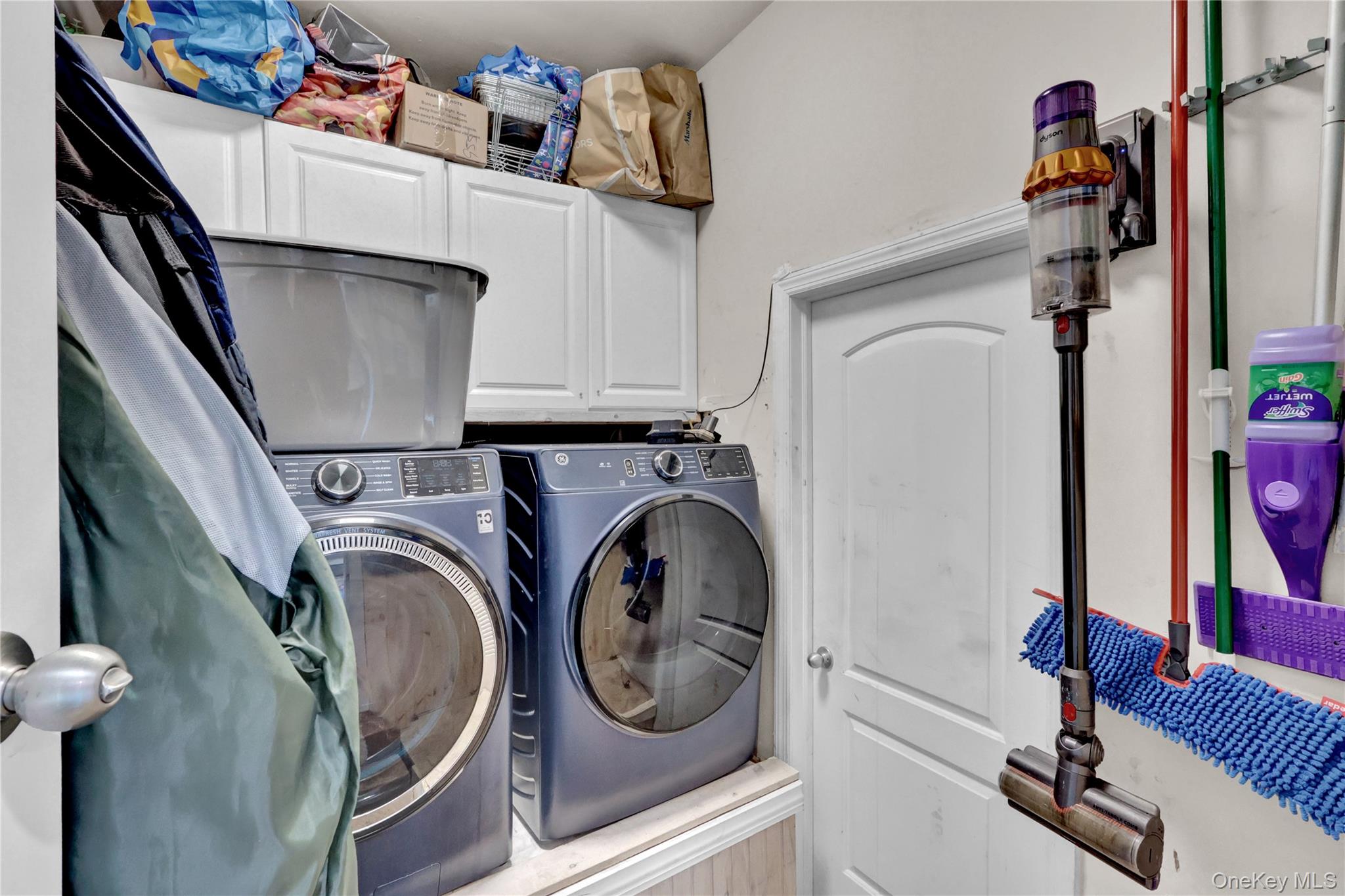 31 Roneck Court Shirley, NY 11967 - Photo 16 of 31