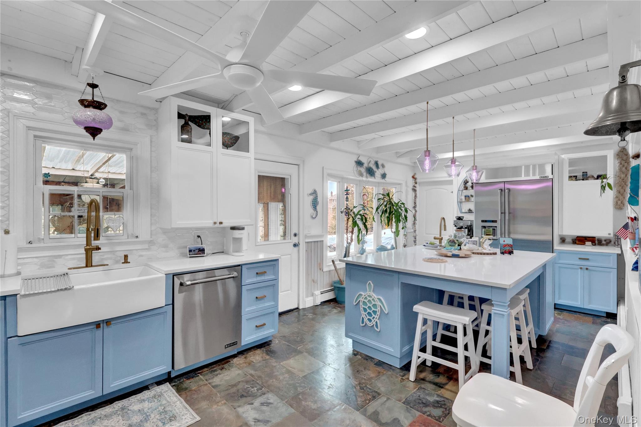 31 Roneck Court Shirley, NY 11967 - Photo 5 of 31