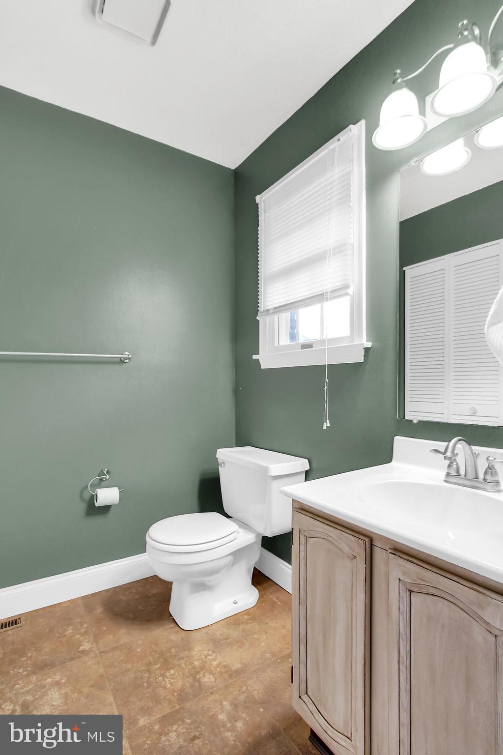 1915 Deer Path Road Harrisburg, PA 17110 - Photo 6 of 18 Gallery Image 6