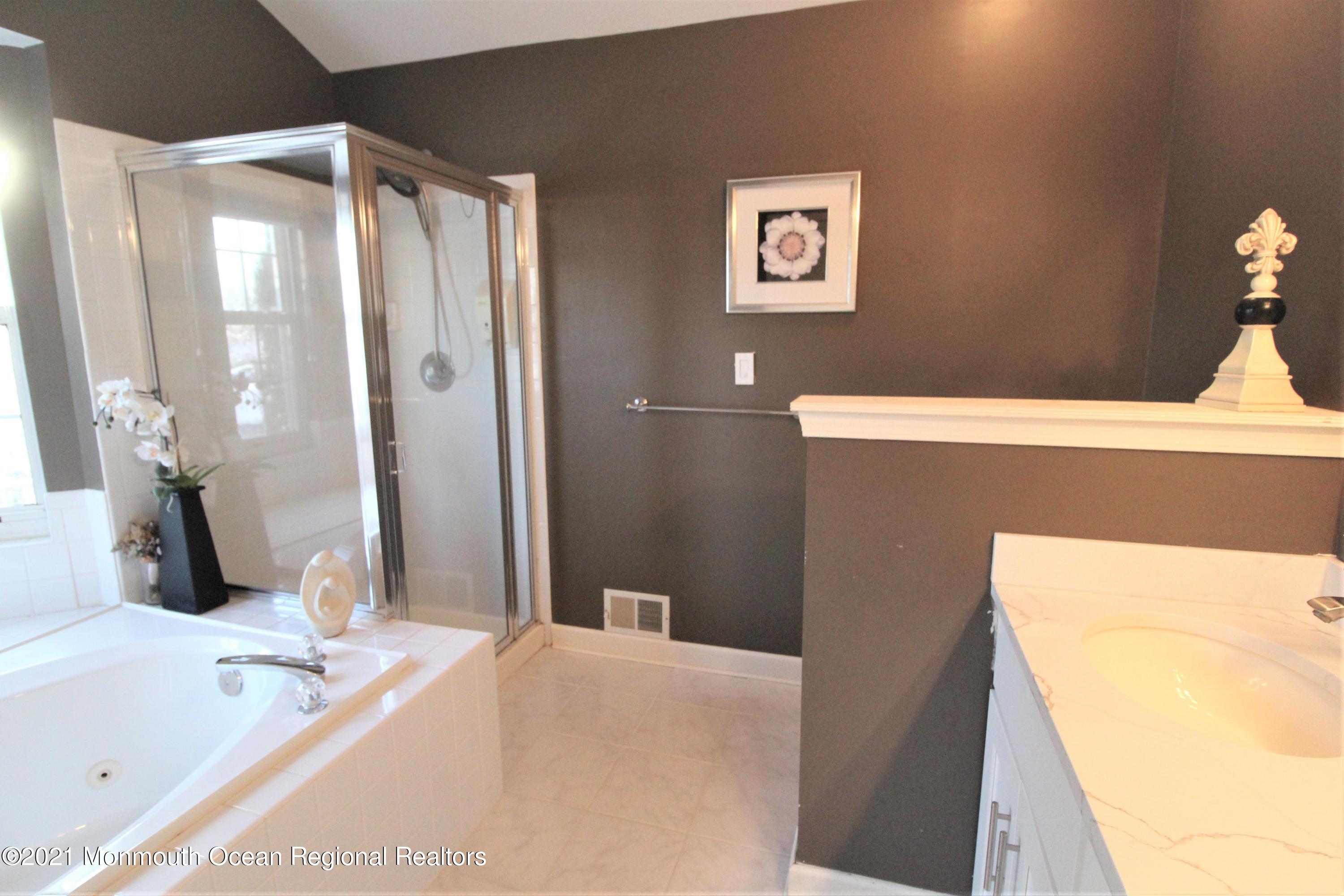 32 Alpine Road, Unit 173 Holmdel, NJ 07733 - Photo 17 of 25 IMG_6674