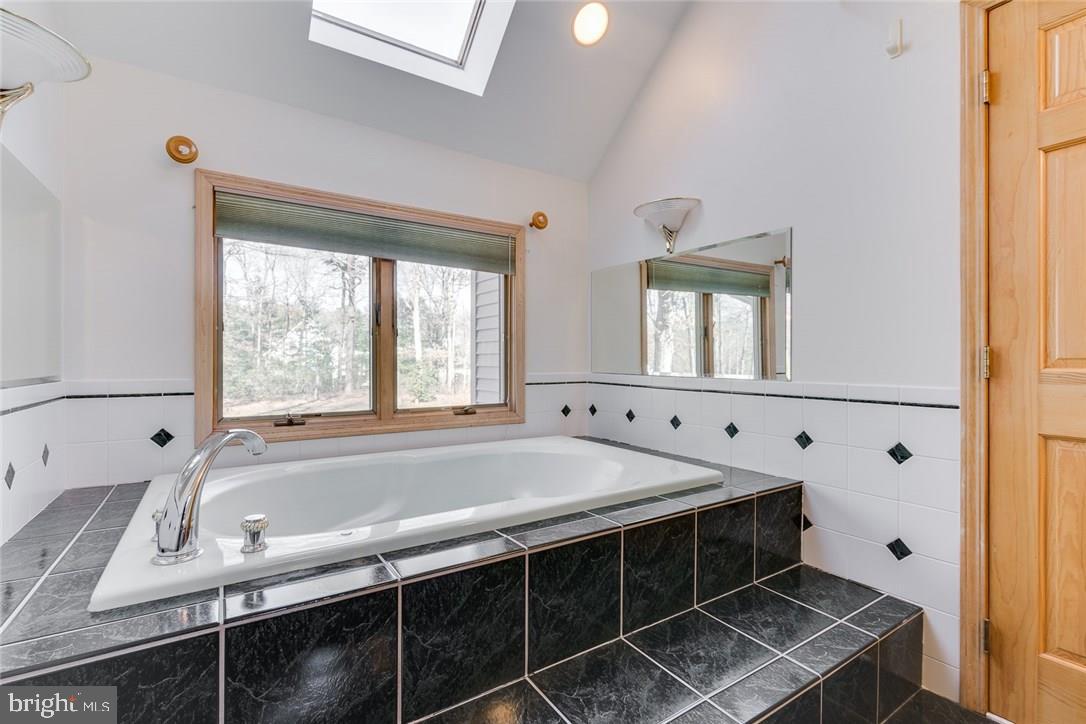 8 Ranch Boulevard Manahawkin, NJ 08050 - Photo 22 of 33 Gallery Image 22