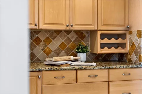 $575,000 | 5950 Pelican Bay Plaza South, Unit 2E, Gulfport, FL 33707