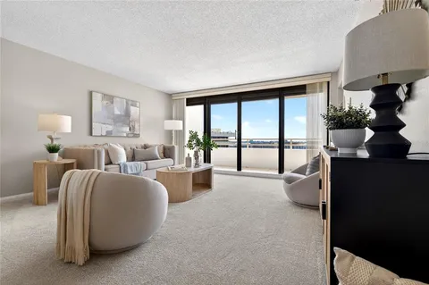 $575,000 | 5950 Pelican Bay Plaza South, Unit 2E, Gulfport, FL 33707