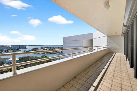 $575,000 | 5950 Pelican Bay Plaza South, Unit 2E, Gulfport, FL 33707