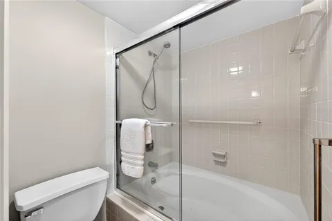 $575,000 | 5950 Pelican Bay Plaza South, Unit 2E, Gulfport, FL 33707