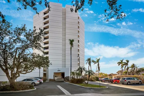 $575,000 | 5950 Pelican Bay Plaza South, Unit 2E, Gulfport, FL 33707