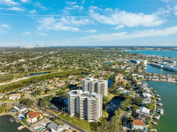 $575,000 | 5950 Pelican Bay Plaza South, Unit 2E, Gulfport, FL 33707