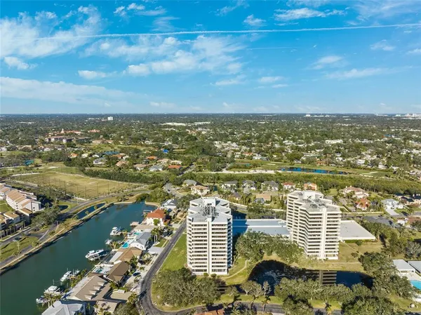 $575,000 | 5950 Pelican Bay Plaza South, Unit 2E, Gulfport, FL 33707