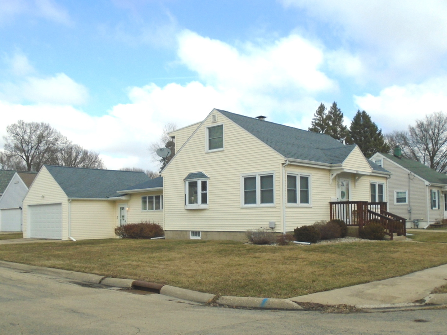 1221 7th Avenue Rochelle, IL 61068 - Photo 1 of 20 a view of a yard in front of a house