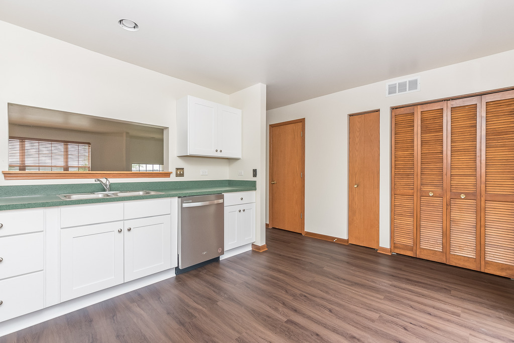 2593 Canyon Drive Plainfield, IL 60586 - Photo 9 of 25