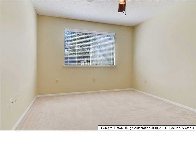 2432 Inverrary Drive Baton Rouge, LA 70816 - Photo 8 of 10 Gallery Image 8