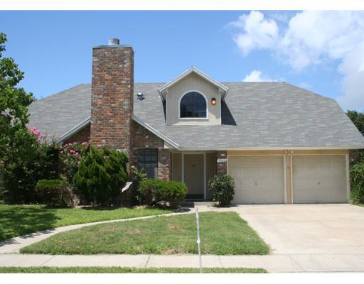 a house view with a outdoor space