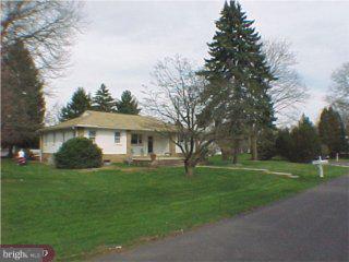 175 Holly Road Southampton, PA 18966 - Photo 2 of 2 Gallery Image 2