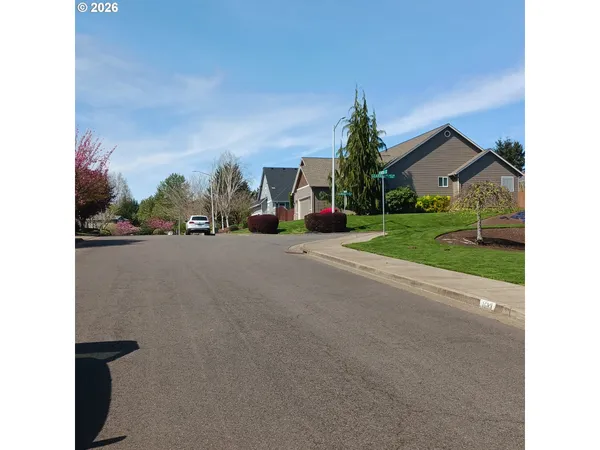 $579,000 | 1674 Olympia Court Northwest, Salem, OR 97304
