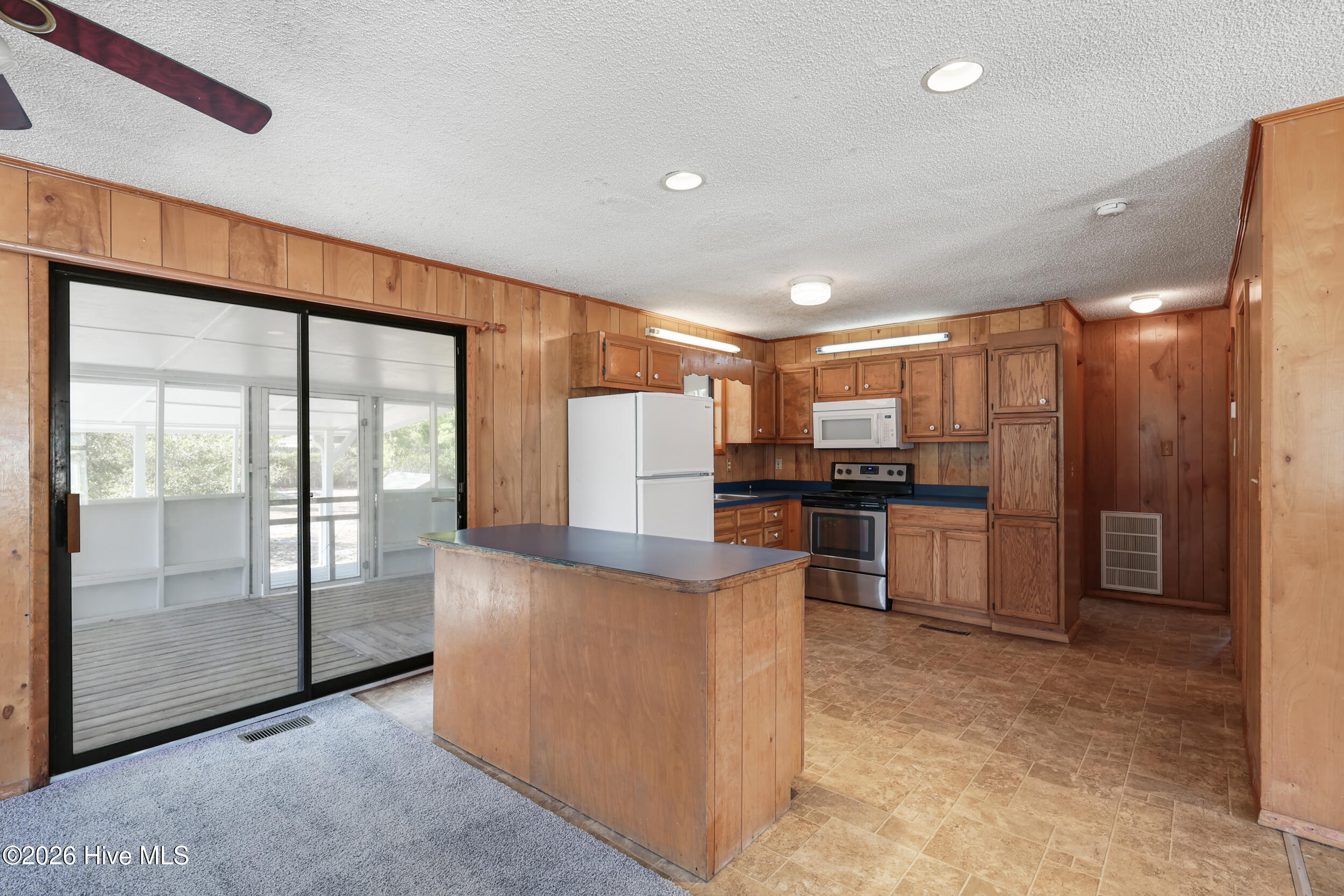 1021 Filmore Road Southport, NC 28461 - Photo 11 of 88 Kitchen