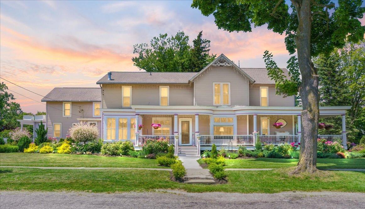 461 5th Street Manistee, MI 49660 - Photo 1 of 89 Welcome Home