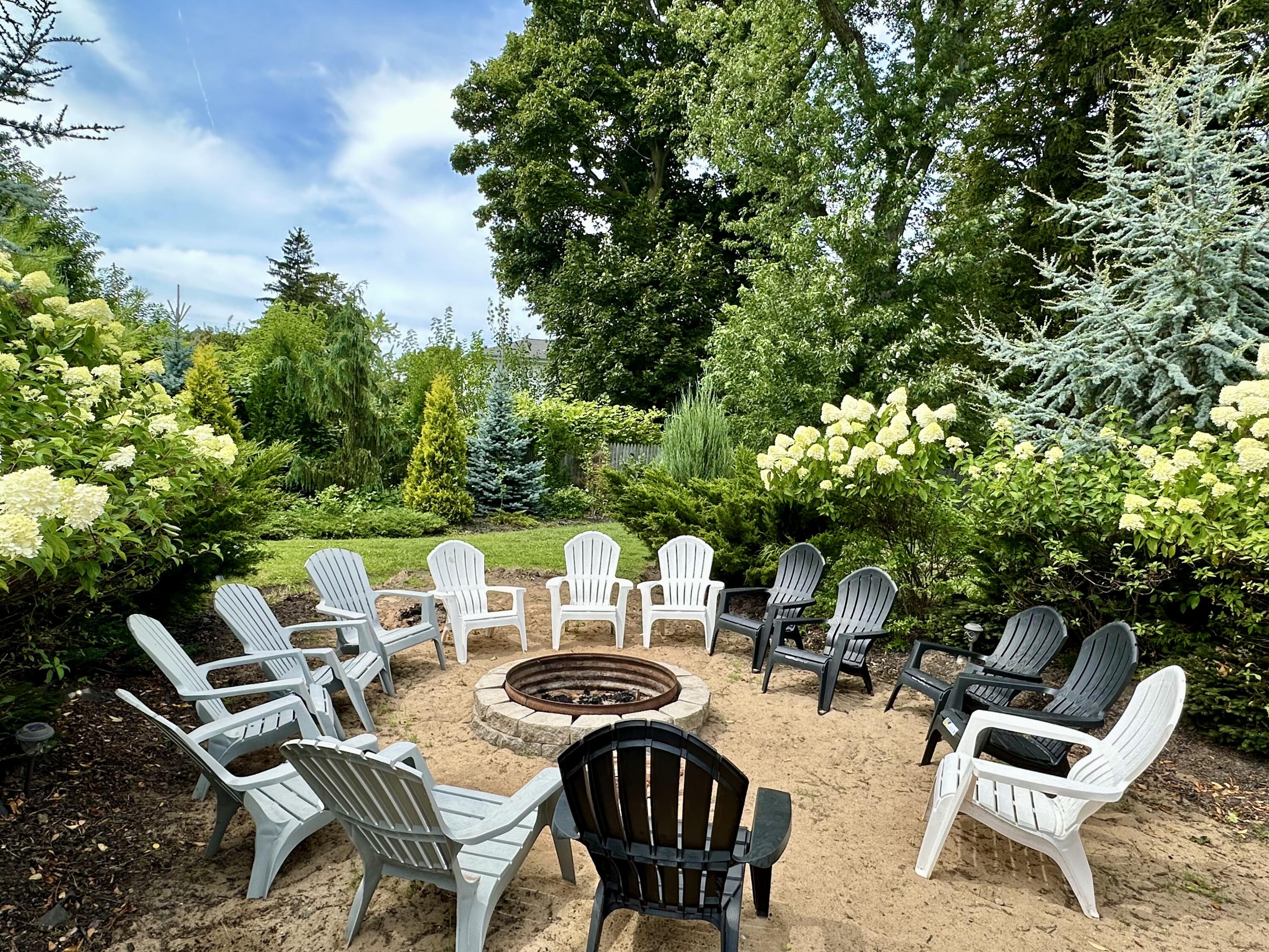 461 5th Street Manistee, MI 49660 - Photo 16 of 89 Lush backyard