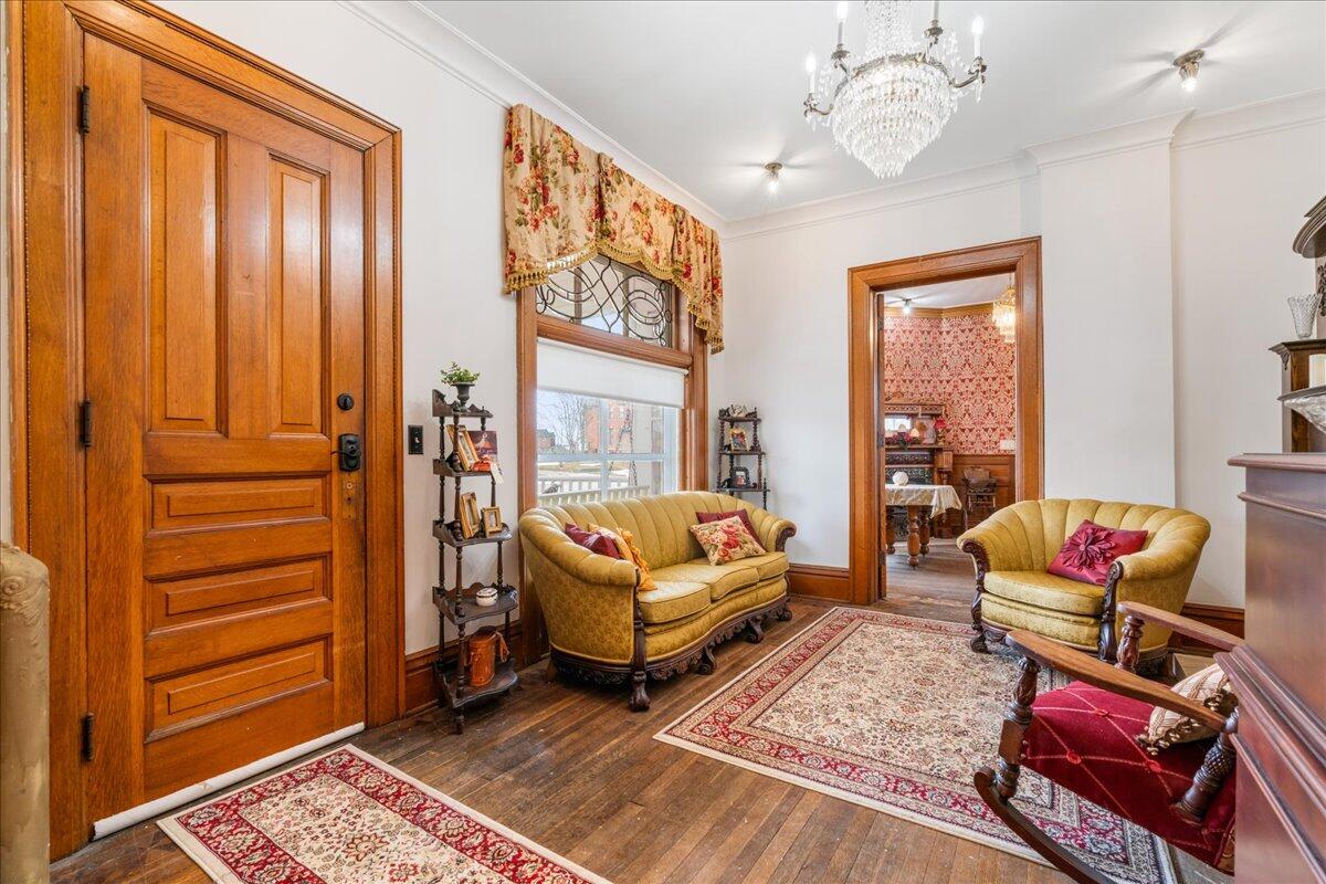 461 5th Street Manistee, MI 49660 - Photo 26 of 89 Entry foyer area