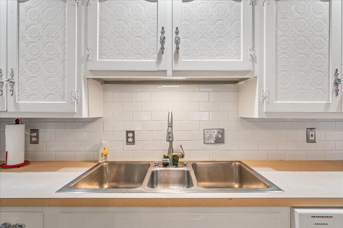 461 5th Street Manistee, MI 49660 - Photo 38 of 89 3 section sink