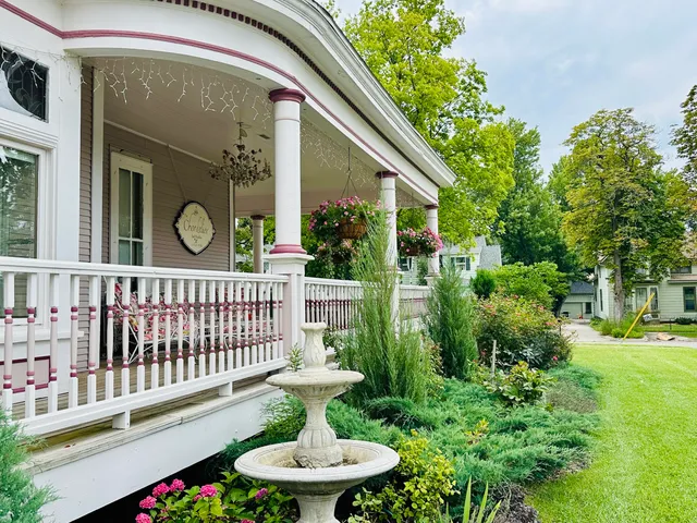 $699,000 | 461 5th Street, Manistee, MI 49660